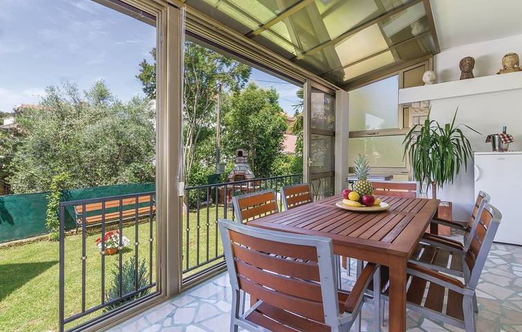 Villa für 6 Personen, mit Terrasse und Garten in Rovinj - 3