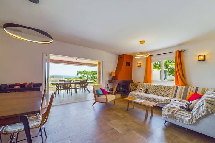 Location de vacances pour 11 personnes, avec piscine ainsi que jardin et terrasse, adapté aux familles dans Plage Du Grand Boucharel Saint Aygulf - 4