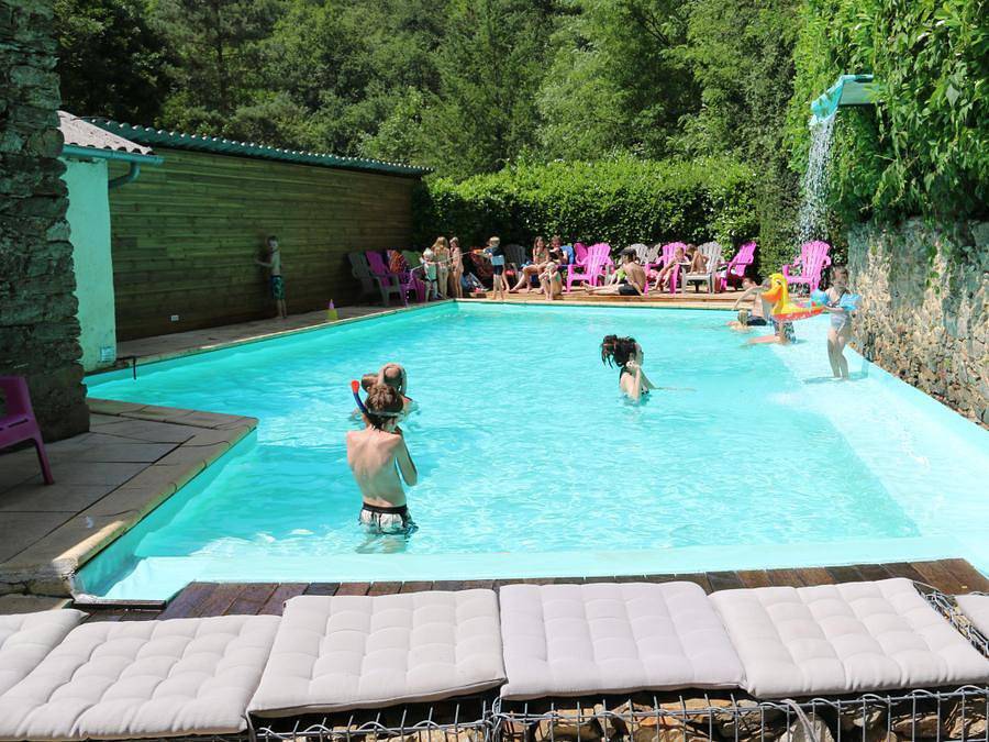 Camping pour 4 Personnes dans Saint-Constant-Fournoulès, Massif central