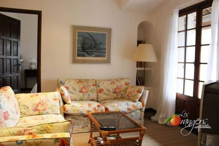 Chambre d’hôte pour 2 personnes, avec vue ainsi que jardin et piscine sur la Côte d'Azur - 3