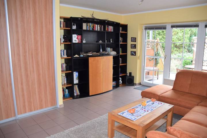 Ganze Wohnung, Großzügige, komfortable, frisch renovierte Nichtraucher-Wohnung! in Ostseebad Zingst, Zingst