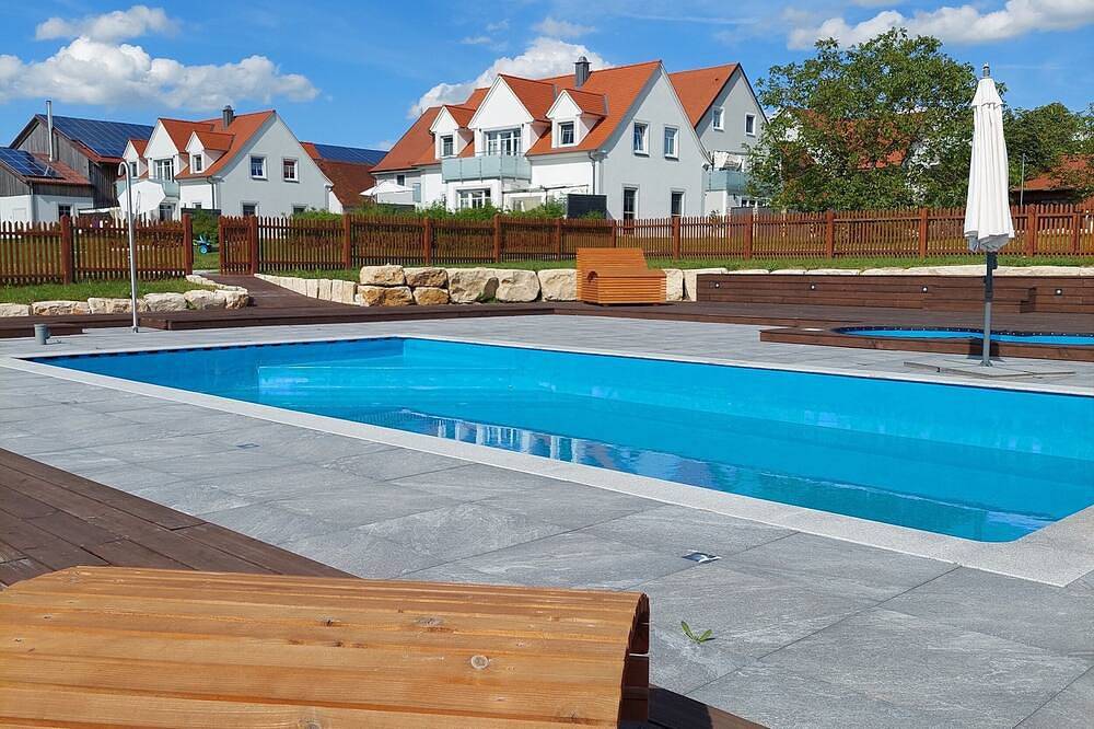 Ganze Wohnung, Ferienhaus 1 mit Sauna und Whirlpool in Feuchtwangen, Romantische Straße