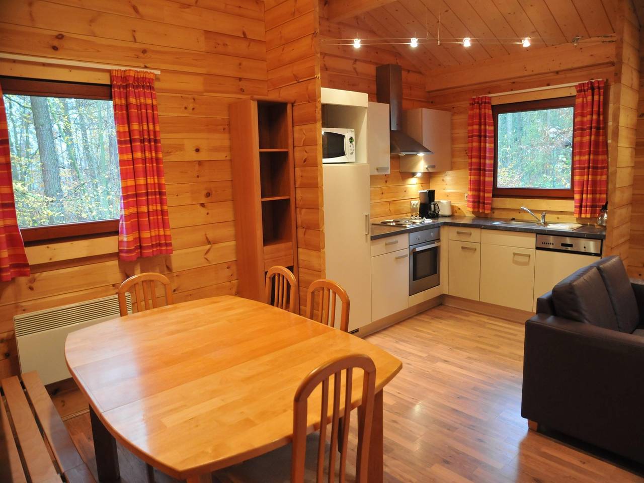 Chalet in Belgien mit Holzdesign in Viroinval, Parc Naturel Viroin Hermeton