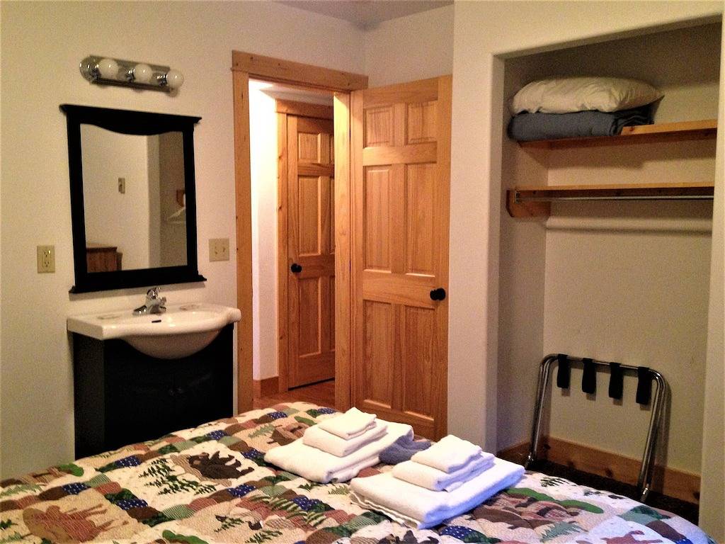 Log Cabin for 8 Guests in Northwest Colorado, Colorado