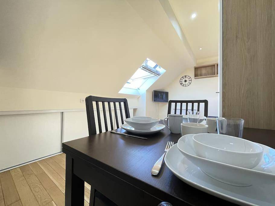 Appartement entier, One-Bedroom Apartment in Jouy-en-Josas, Yvelines