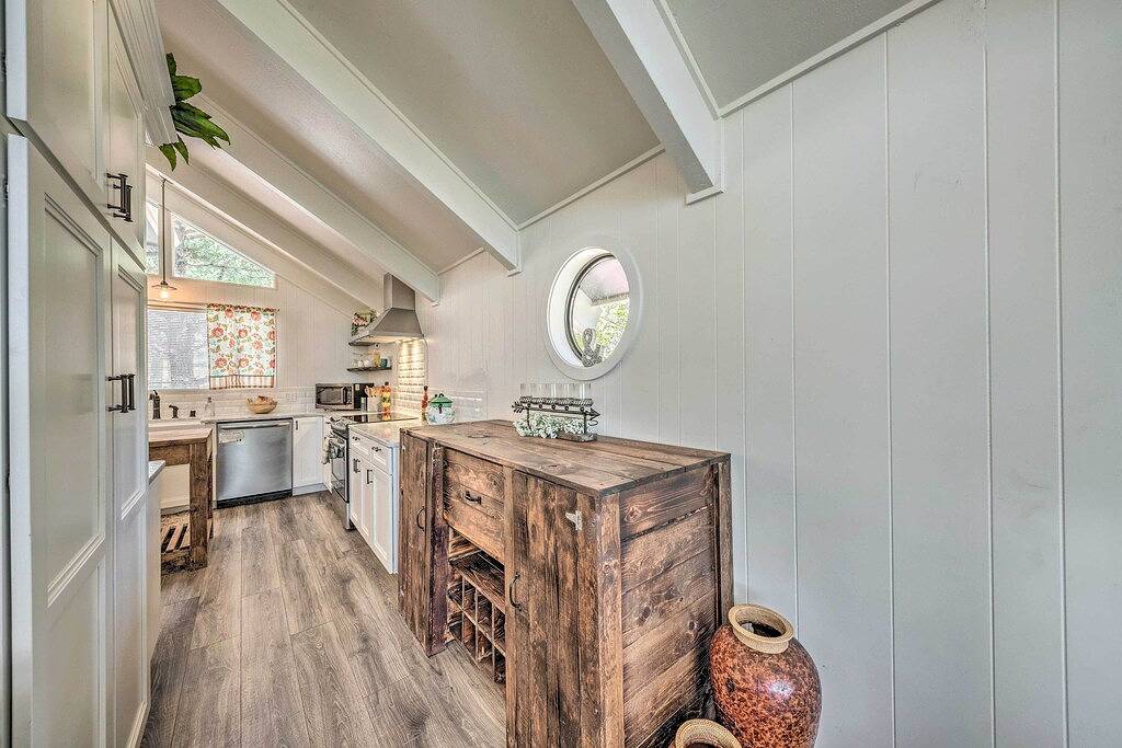 Unique & Modern Alto Home w/ Private Hot Tub! in Alto, Ski Apache