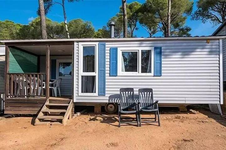 Location de vacances pour 4 personnes, avec jardin et piscine à Boofzheim