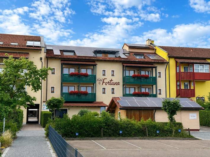 Ferienhaus für 4 Personen, mit Balkon und Garten sowie Ausblick