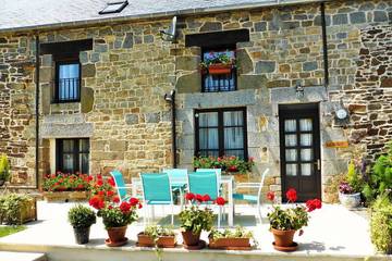 Gîte pour 7 personnes, avec terrasse et jardin, animaux acceptés à Tremblay
