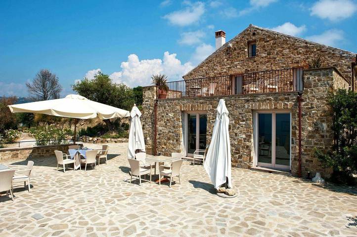 Location de vacances pour 18 personnes, avec terrasse et piscine dans Campania - 4