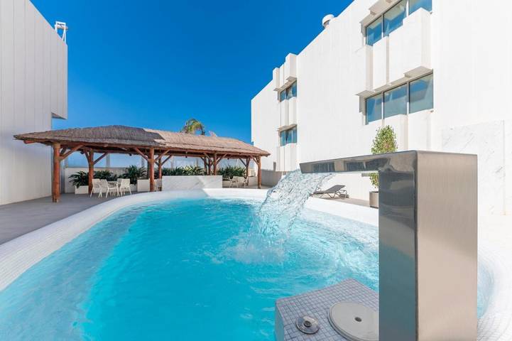 Hôtel pour 3 personnes, avec sauna ainsi que terrasse et piscine à Manises