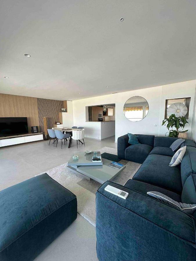 Gîte pour 4 personnes, avec vue et terrasse dans Plage de la Pierre au Tambour