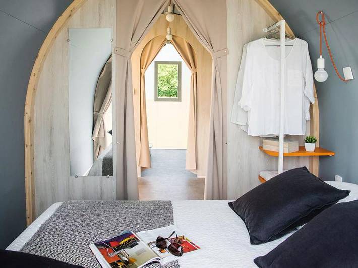 Tente pour 4 personnes, avec bassin pour enfant dans le Finistère - 4