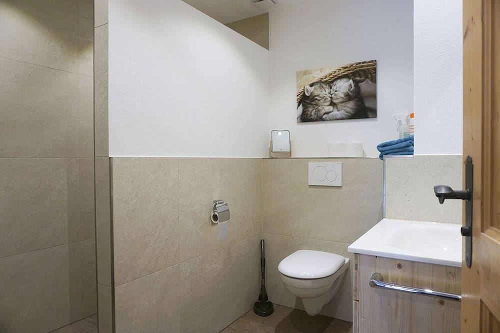 Ganze Wohnung, Ferienwohnung Sulzberg, 2 sep. Schlafzimmern, Eg mit Terrasse, 68 qm in Bad Feilnbach, Bayerische Alpen