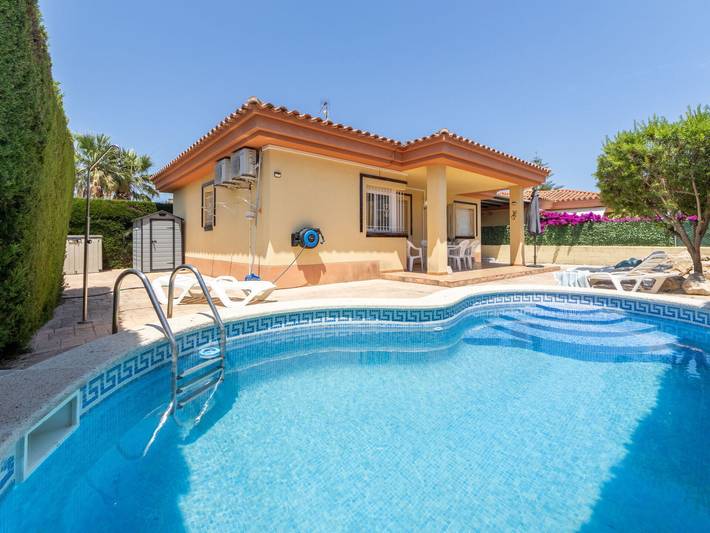 Villa für 6 Personen, mit Garten in Riumar