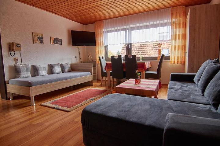Ferienhaus für 2 Personen, mit Balkon und Terrasse sowie Garten und Ausblick in Brakel