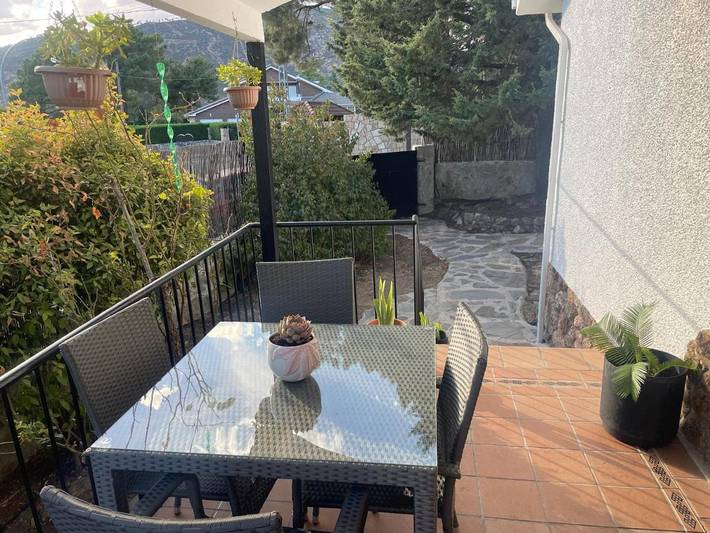 Casa de vacaciones para 9 personas, con jardín y vistas, Se admiten mascotas en Sierra Oeste - 3