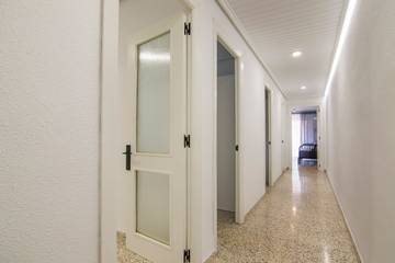 Vacation Rental for 5 Guests in Valencia, Costa de Valencia, Picture 2