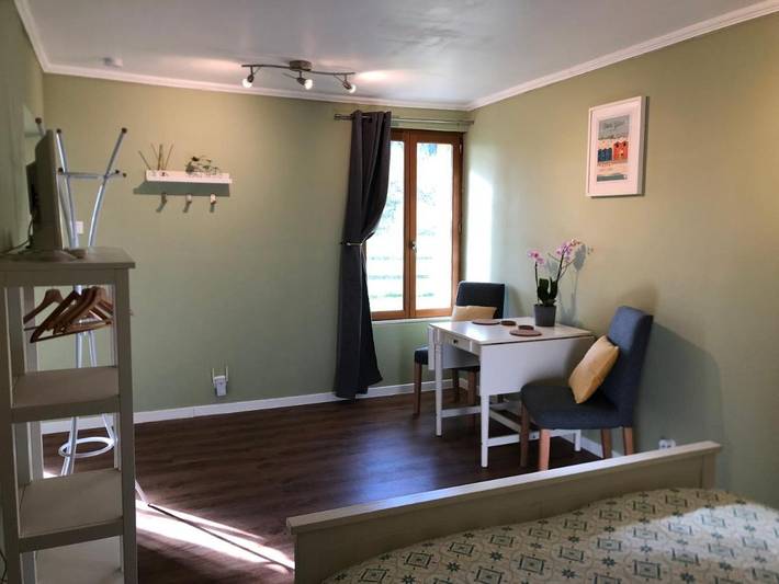 Gîte pour 2 personnes, avec Terrasse ainsi que Jardin et Vue à Touvois