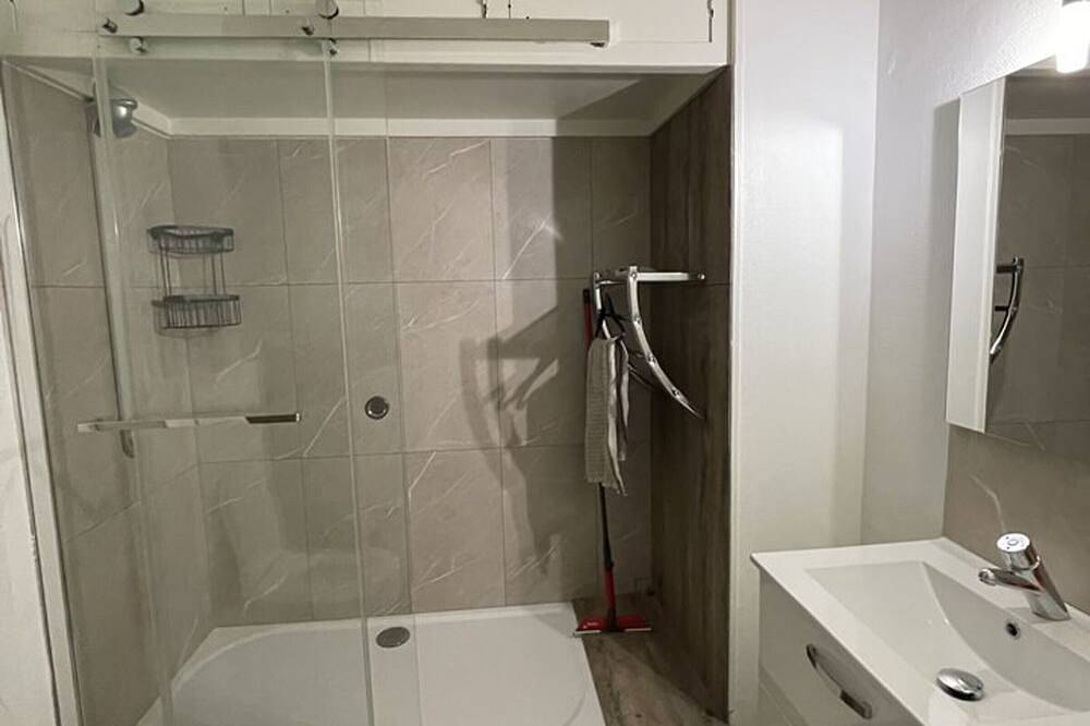 Entire apartment, Ski-In/Ski-Out Studio, Sleeps 5, Wifi, Pets Welcome, 40m² in Le Lioran, Laveissière