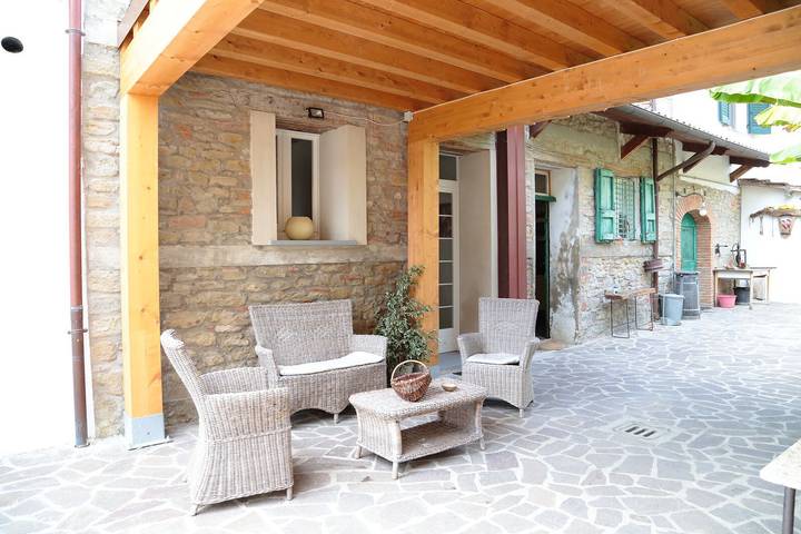 Casa vacanze "Re Piano appartamento Le Rondini" con Vista Lago, Sauna & Wi-Fi in Modigliana, Provincia di Forlì-Cesena