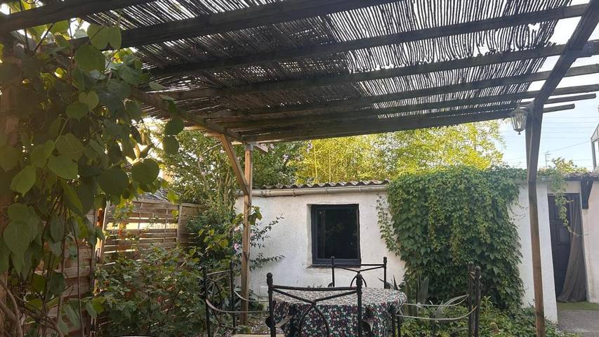 Gîte pour 2 personnes, avec jardin ainsi que piscine et vue à Alès - 3