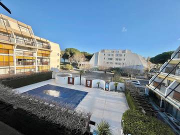 Gîte pour 3 personnes, avec piscine et balcon dans Le Couchant
