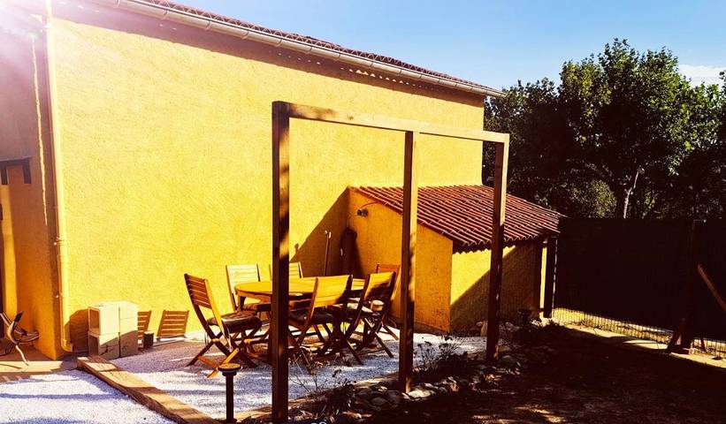 Location de vacances pour 4 personnes, avec piscine et terrasse ainsi que jardin et vue, animaux acceptés à Ongles - 3