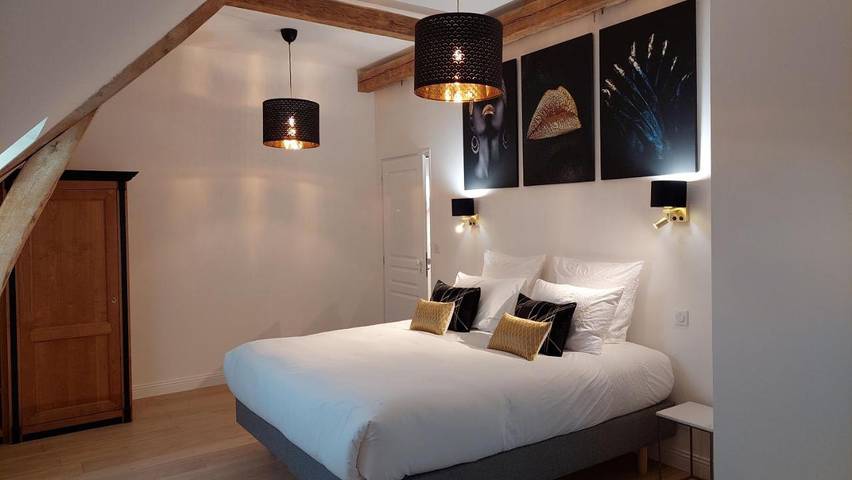 Location de vacances pour 2 personnes, avec vue ainsi que jardin et piscine à Aumâtre - 2