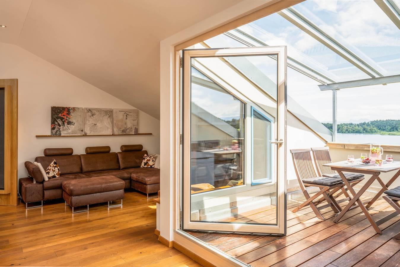 Ganze Wohnung, Ferienwohnung "Loft 7" mit Seeblick, Gemeinschaftsgarten und Wlan in Bad Endorf, Chiemsee