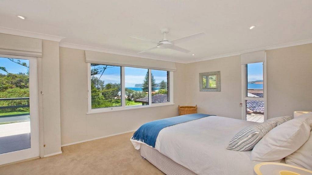 Pine View, Nord Avoca - Direkt Am Strand, Ocean Views, Pet Friendly in North Avoca, New South Wales