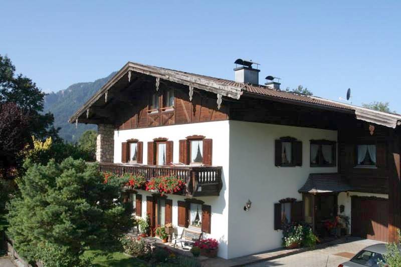 Geheel vakantieappartement, Ferienwohnungen Praxenthaler inkl. Chiemgaukarte - Holiday flat 1 Zellerbergblick 48sqm, south-east facing balcony, kitchenette, wifi, 3 pers. in Ruhpolding, Beierse Alpen