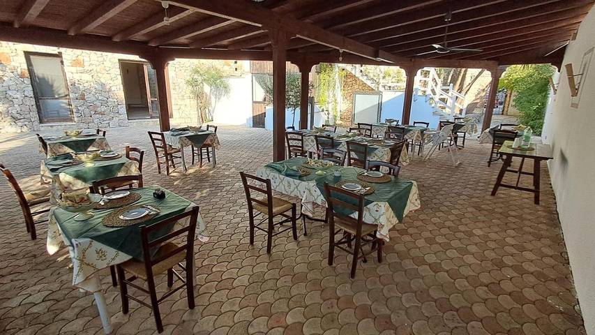 Chambre d’hôte pour 3 personnes, avec piscine et terrasse ainsi que jardin et vue à Ugento - 2