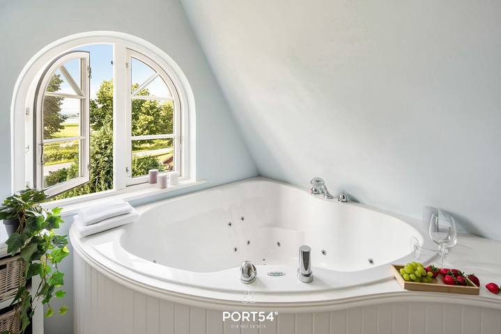 Ferienhaus für 9 Personen, mit Whirlpool und Terrasse sowie Garten und Sauna in Schleswig & Umgebung - 4