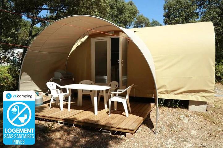 Tente pour 4 personnes, avec bassin pour enfant dans l' Hérault