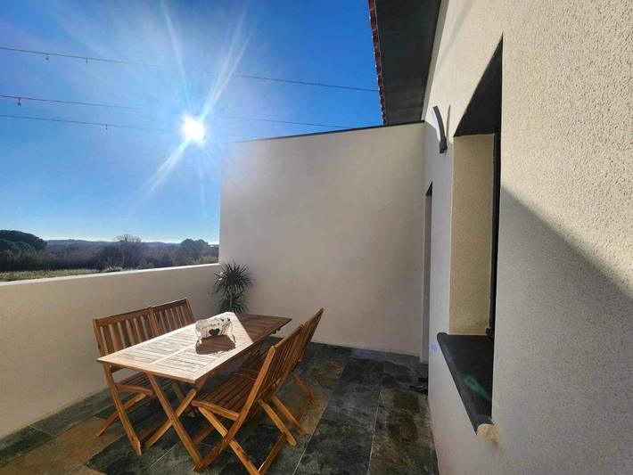 Location de vacances pour 4 personnes, avec jardin ainsi que vue et piscine, animaux acceptés à Tourbes - 3