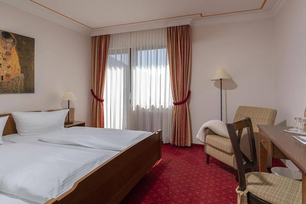 Doppelzimmer mit Balkon - Moselhotel Zur Traube in Burg Eltz, Löf