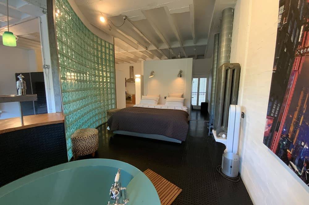 Entire apartment, Luxury loft downtown Geneva in Genève, Lake Geneva