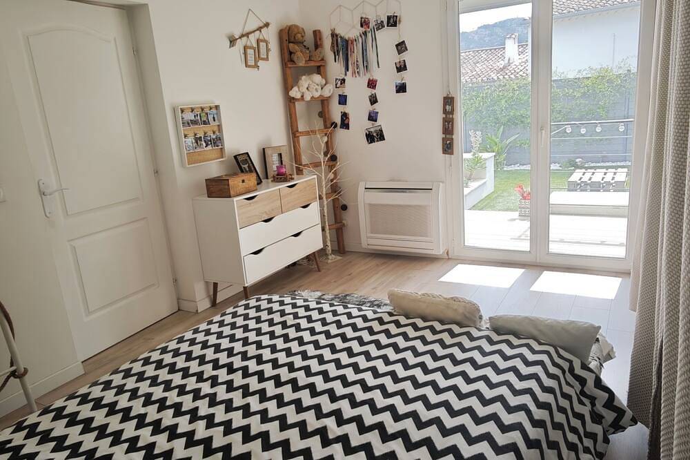 Appartement entier, Bas de maison avec jardin piscine parking climatisation, au calme sans vis-à-vis in Aubagne, Côte méditerranéenne (France)