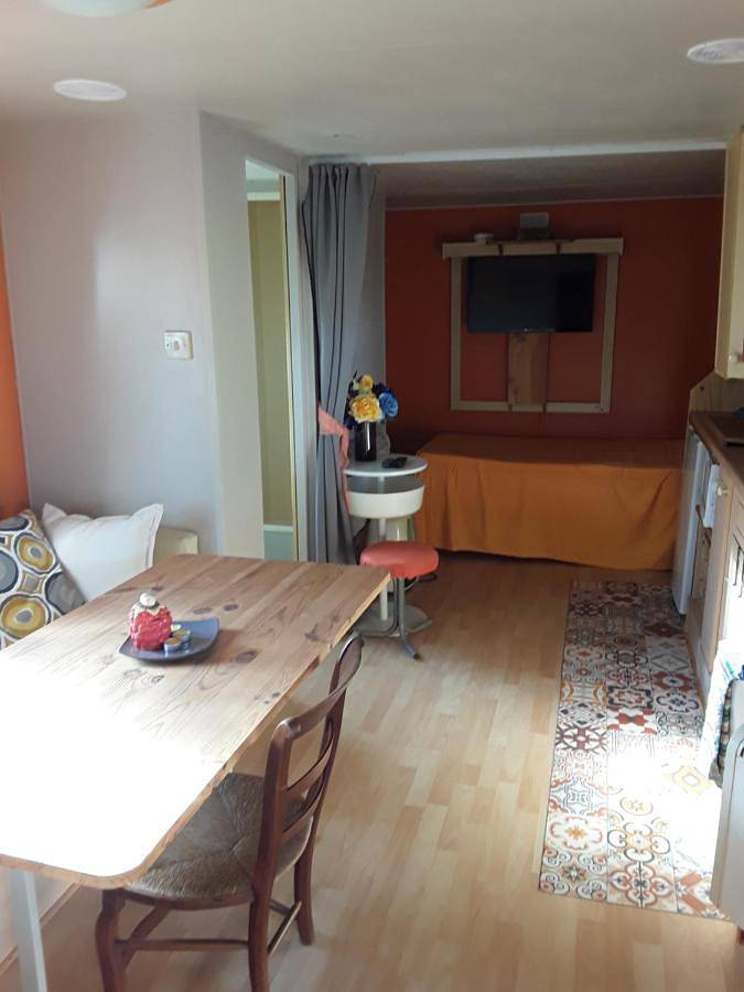 Gîte pour 2 personnes, avec jacuzzi ainsi que terrasse et jardin dans Saleich - 2