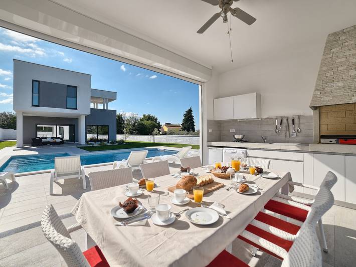 Ferienhaus für 8 Personen, mit Garten und Terrasse in Pula - 2