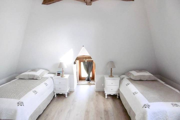Location de vacances pour 11 personnes, avec piscine ainsi que terrasse et jardin à Prats-de-Carlux - 3