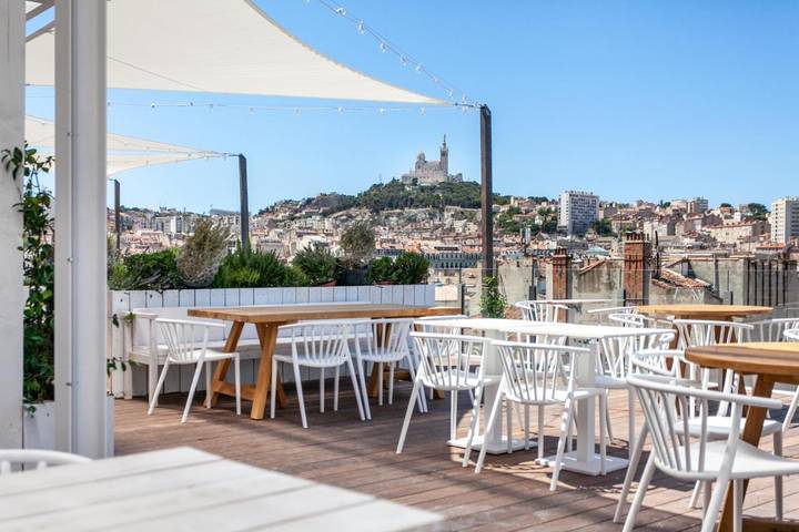 Apartahotel para 15 personas, con Terraza en Marsella