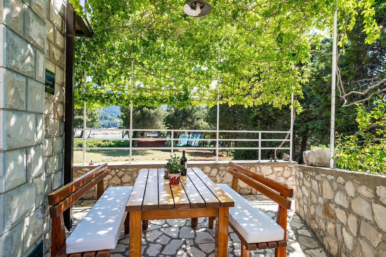 Ganze Wohnung, 1-Zimmer-Ferienwohnung mit Terrasse und Meerblick Zuljana, Peljesac A-10233-c in Žuljana, Dubrovnik-Neretva