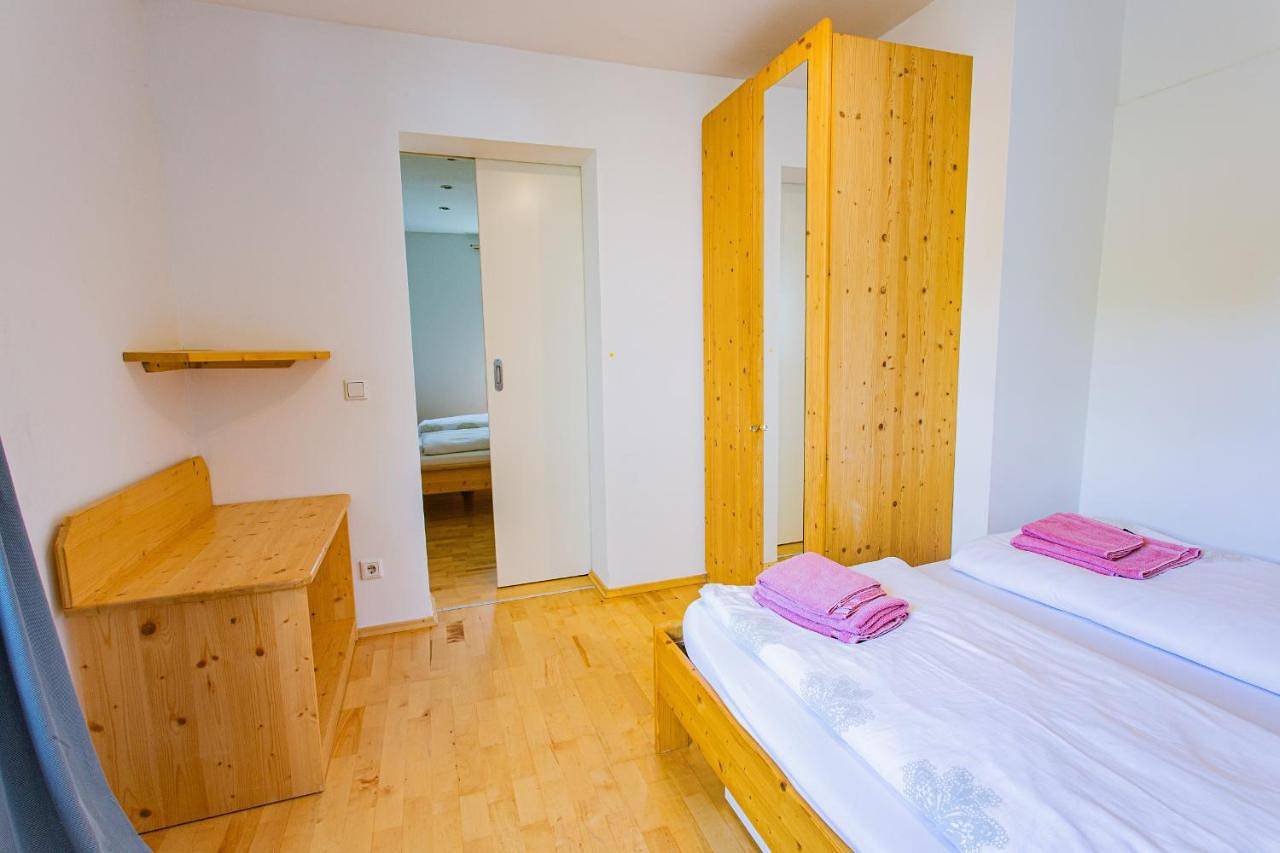 Ganze Wohnung, Apartment with Terrace in Schladming, Schladming-Dachstein