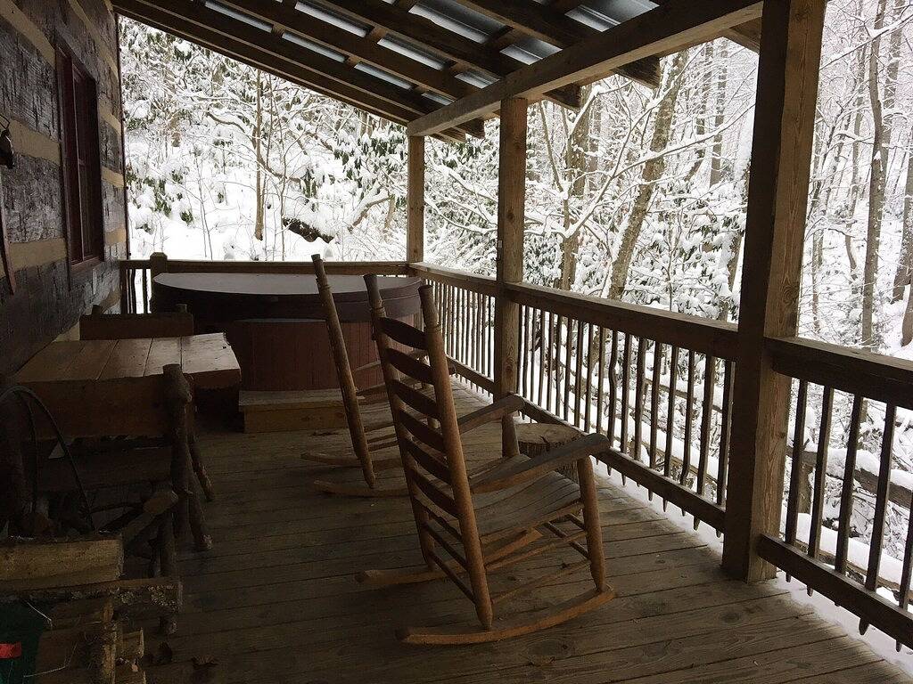 Creekside Cabin - Blockhaus mit Whirlpool im Freien in Madison County (NC)