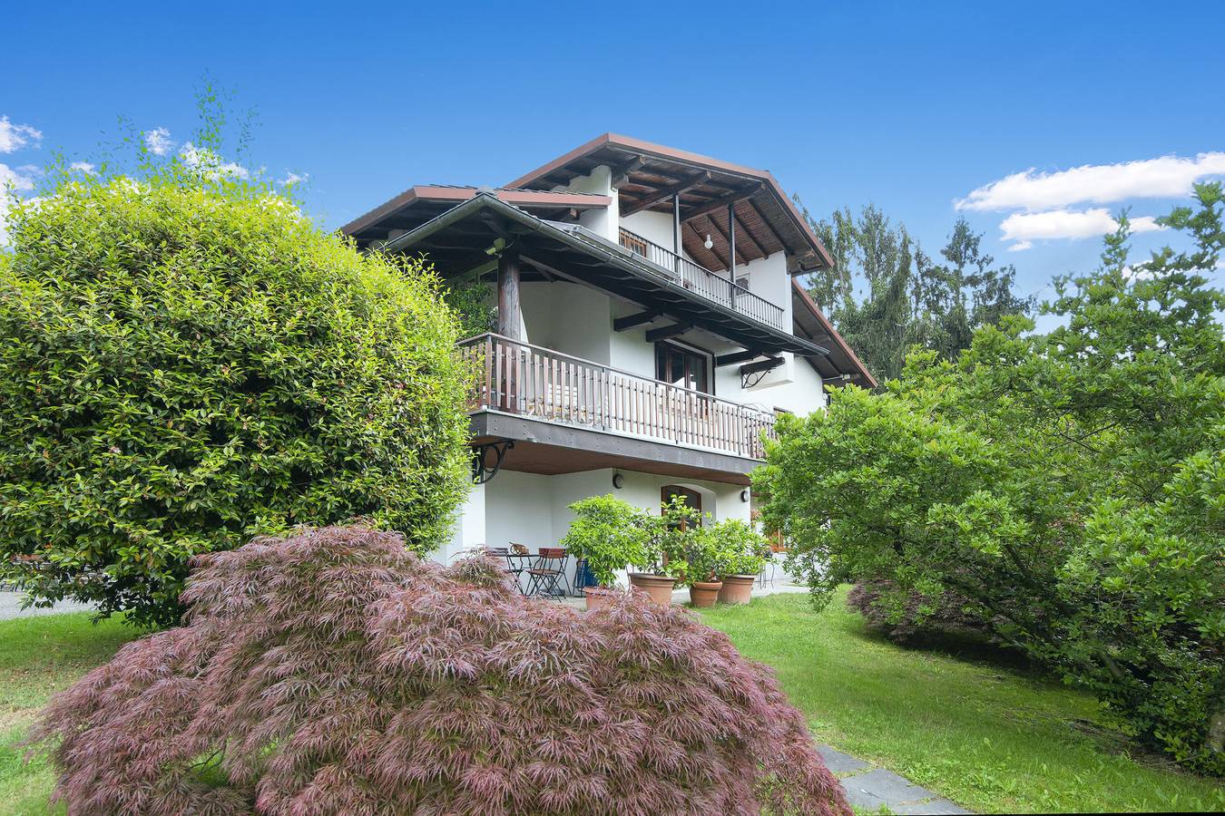 Vacation Rental for 4 Guests in Ghiffa, Lago Maggiore (Piemonte)
