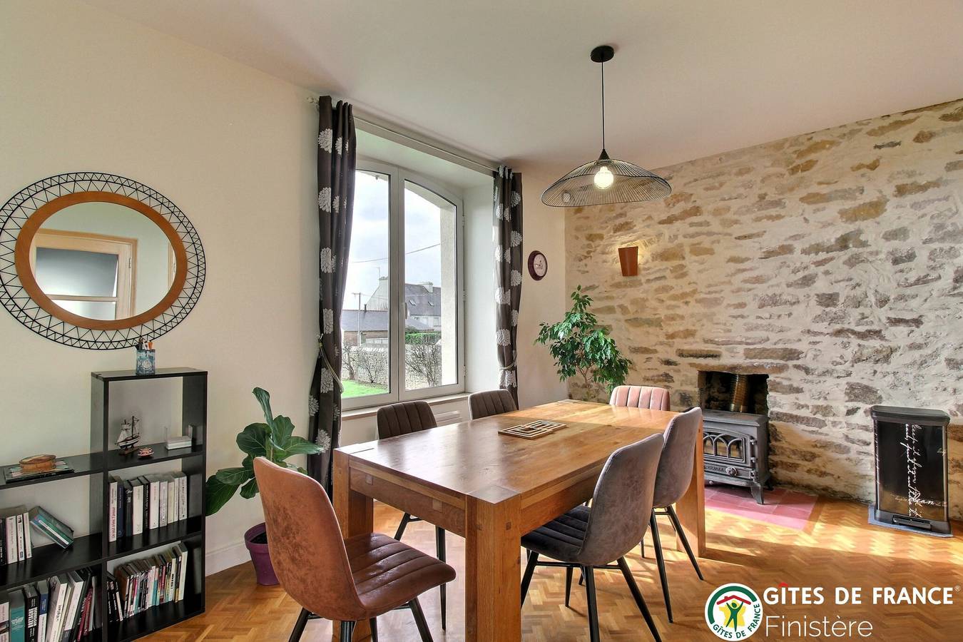 Maison bord de mer avec jardin clos au coeur de Portsall. in Portsall, Ploudalmézeau