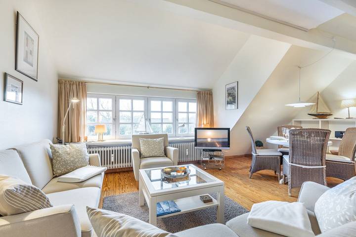 Ganze Wohnung, Haus Elbe - liebevoll ausgestattete Obergeschoss-Wohnung unter Reet in Keitum, Sylt (Gemeinde)