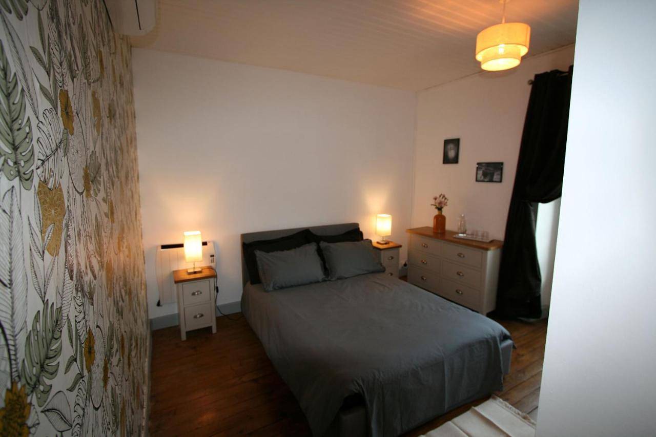 Deluxe Double Room with Shower in Saint-Pierre-de-Côle, Périgord Vert